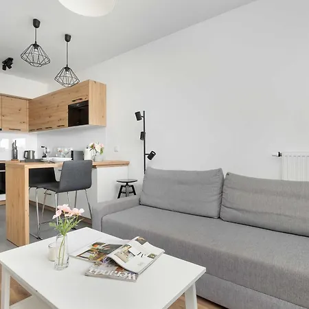 Aleja Kijowska Modern With Balcony And Parking By Renters