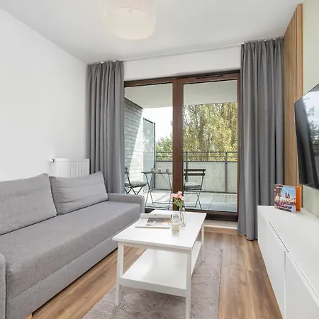 Aleja Kijowska Modern With Balcony And Parking By Renters Daire Krakow