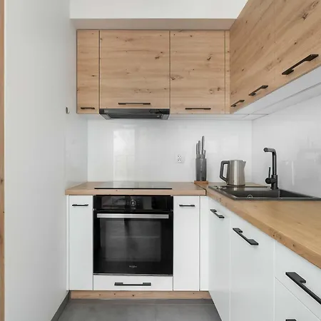 Daire Aleja Kijowska Modern With Balcony And Parking By Renters *