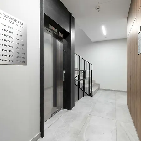 Aleja Kijowska Modern With Balcony And Parking By Renters *