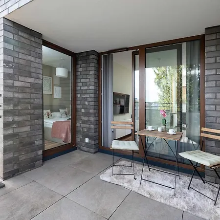 Aleja Kijowska Modern With Balcony And Parking By Renters * Krakow