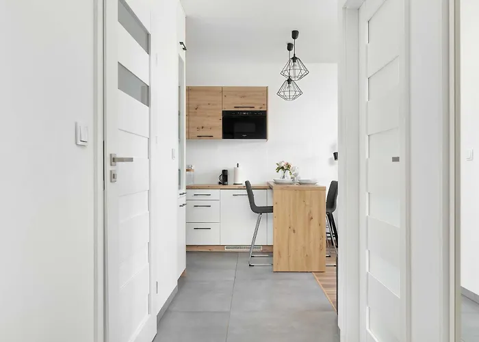 Aleja Kijowska Modern With Balcony&parking By Renters Apartamento