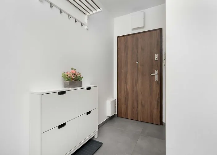 Aleja Kijowska Modern With Balcony&parking By Renters