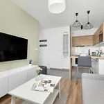Apartamento Aleja Kijowska Modern With Balcony&parking By Renters